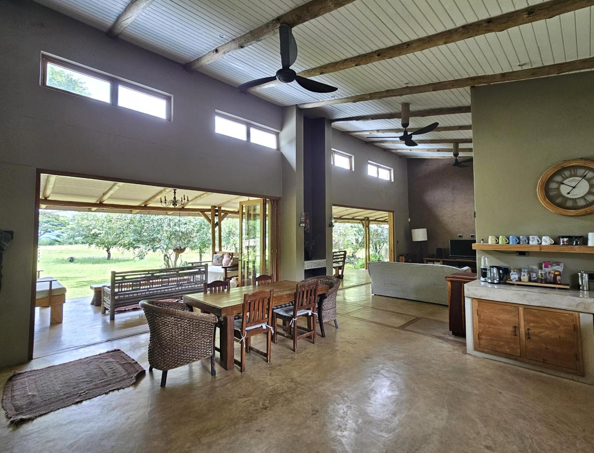 הוילה שלושלואי Tchagra House מראה חיצוני תמונה